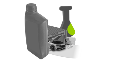 Ein Auto mit ge&ouml;ffneter Motorhaube steht in einer Garage. Im Vordergrund ist eine &Ouml;ldose und im Hintergrund ein Laborglas zu sehen.