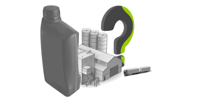 Ein Firmengeb&auml;ude mit einer Lagerhalle und mehreren Silos. Vor diesem Geb&auml;ude wird gerade ein LKW mit einem Gabelstapler beladen. Im Hintergrund dieser Illustration ist ein Fragezeichen zu sehen.