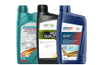 Drei &Ouml;ldosen stehen hintereinander. Die eine Dose ist von der Marke Addinol, die andere von Wectol und die letzte von der Marke Eurolub.